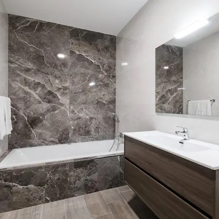 Luxe 3br Melliehabay Stunning Terrace By Homely * Ghadira