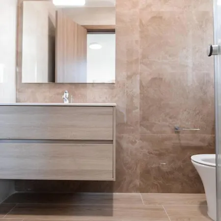 Luxe 3br Melliehabay Stunning Terrace By Homely *