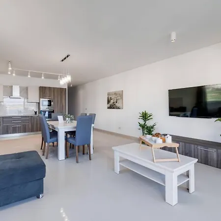 Luxe 3br Melliehabay Stunning Terrace By Homely Mellieħa
