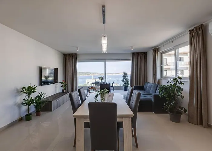 Luxe 3br Melliehabay Stunning Terrace By Homely Διαμέρισμα