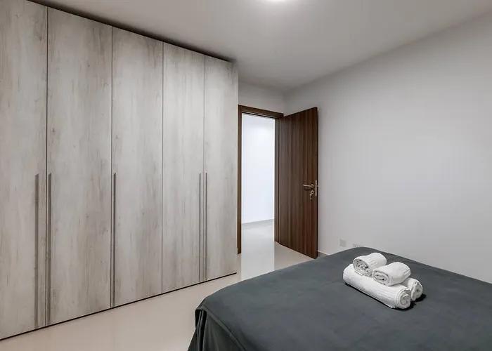 Luxe 3br Melliehabay Stunning Terrace By Homely Ghadira