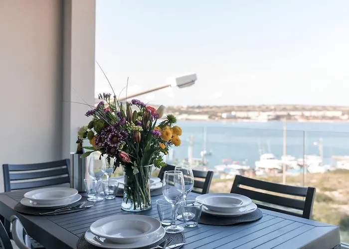 Luxe 3br Melliehabay Stunning Terrace By Homely