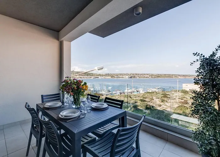 Luxe 3br Melliehabay Stunning Terrace By Homely * Ghadira