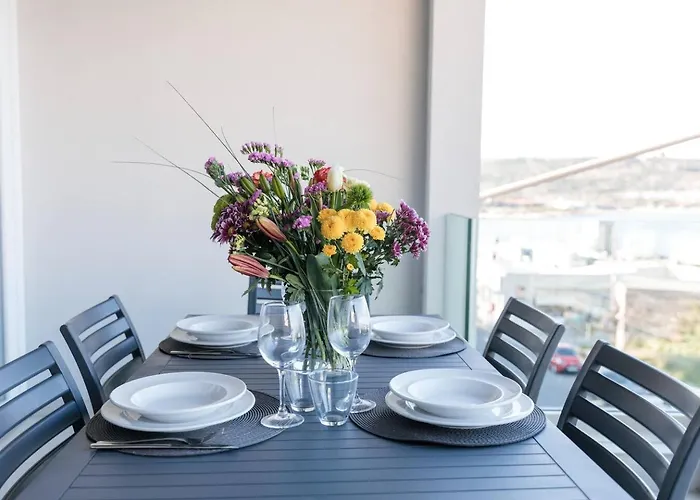 Luxe 3br Melliehabay Stunning Terrace By Homely Ghadira