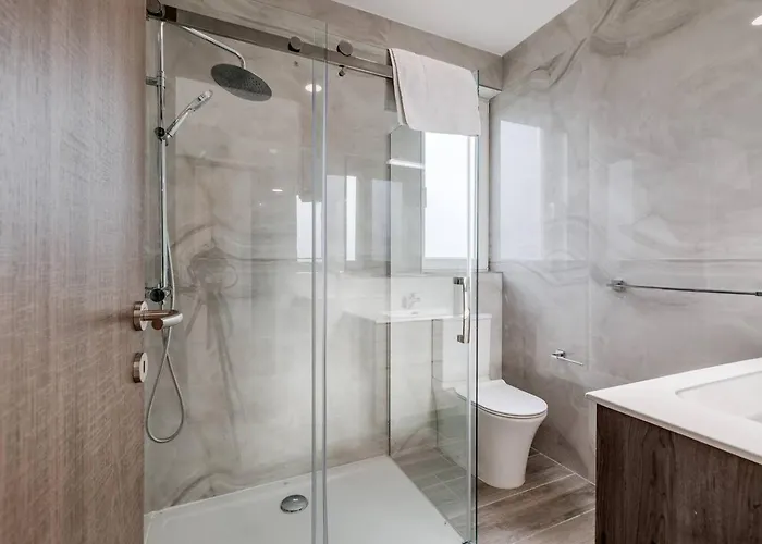 Διαμέρισμα Luxe 3br Melliehabay Stunning Terrace By Homely *