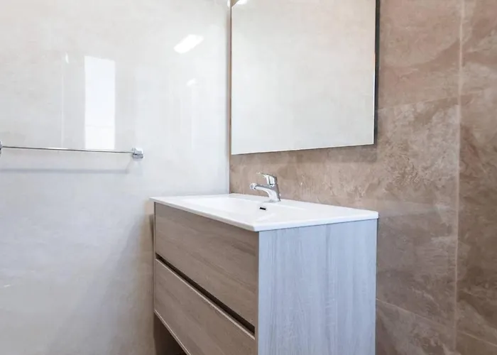 Διαμέρισμα Luxe 3br Melliehabay Stunning Terrace By Homely