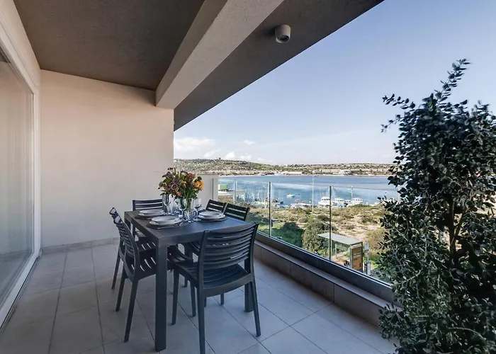 Luxe 3br Melliehabay Stunning Terrace By Homely *